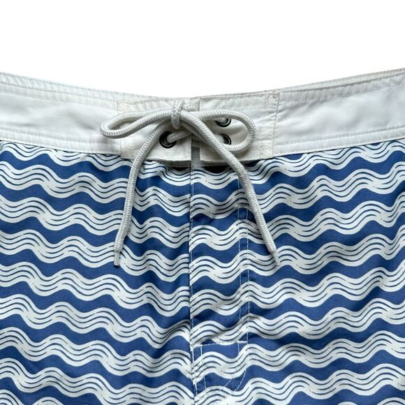 🔃Gap Men’s Blue Zig Zag Pattern Board Shorts Swim Trunks - Picture 3 of 8